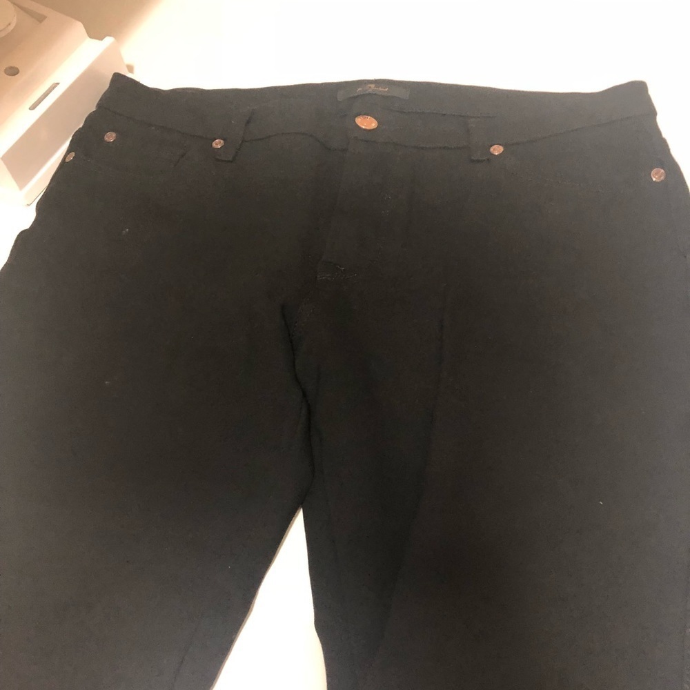 7 jeans extremely gorgeous Strachey black pants.